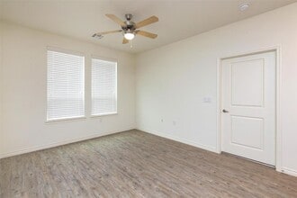 2401 Golden Heights Rd in Fort Worth, TX - Building Photo - Building Photo