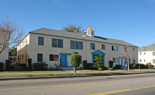 1139 S Fairfax Ave in Los Angeles, CA - Building Photo - Building Photo