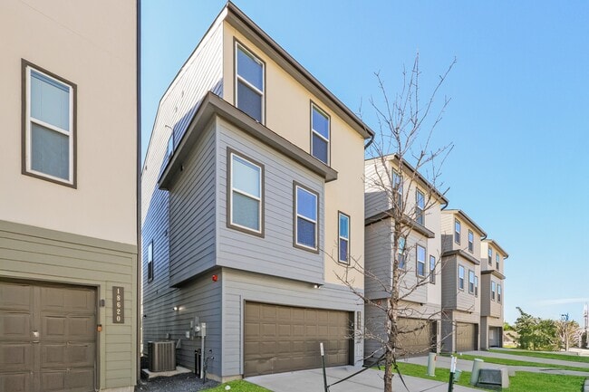 18616 Whimsic Aly in Shenandoah, TX - Building Photo - Building Photo