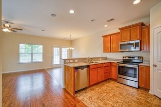 512 Bailey Elizabeth Way in Inman, SC - Building Photo - Building Photo