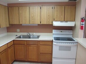 800 N Fiske Blvd in Cocoa, FL - Foto de edificio - Building Photo