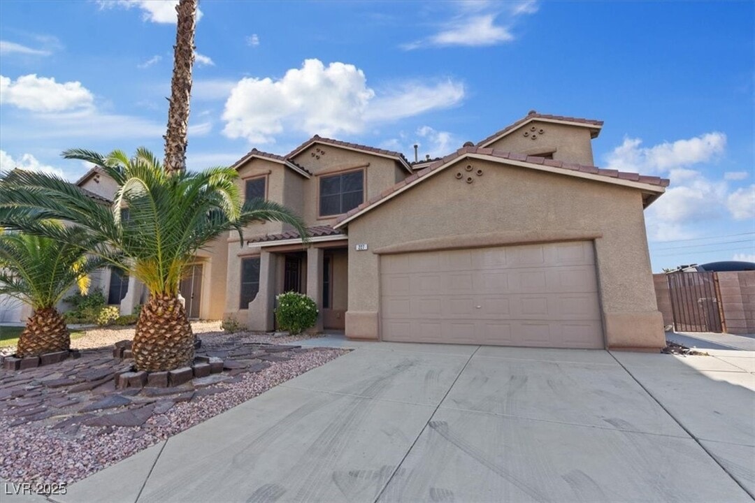 227 Palmarosa St in Henderson, NV - Building Photo