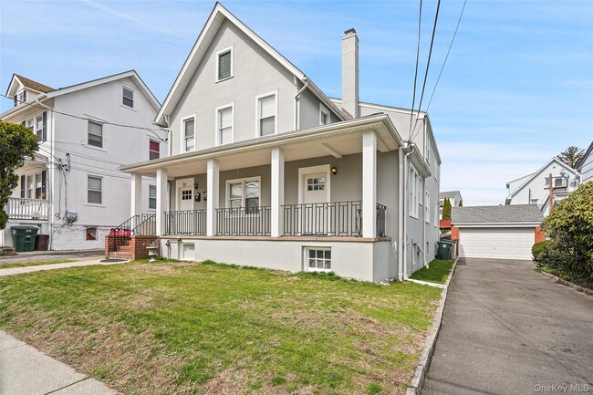 321 Olivia St in Port Chester, NY - Building Photo - Building Photo