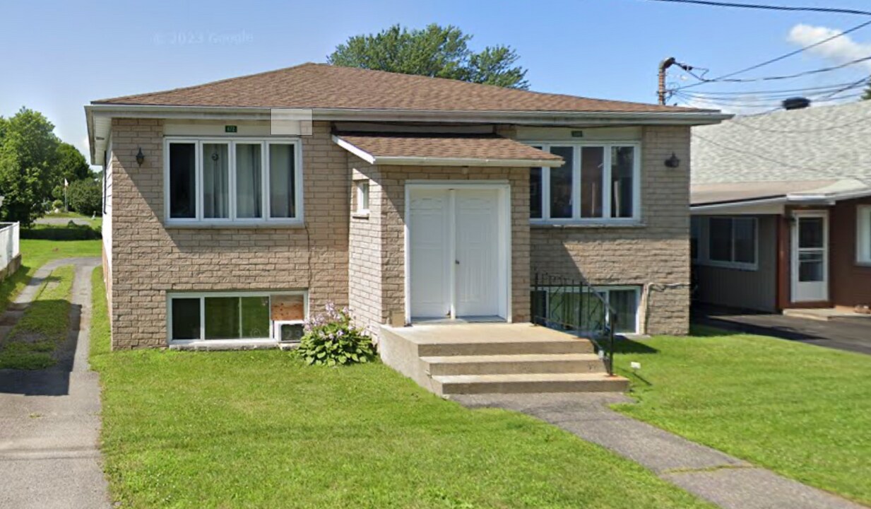 672 Lalonde St in Clarence-Rockland, ON - Building Photo