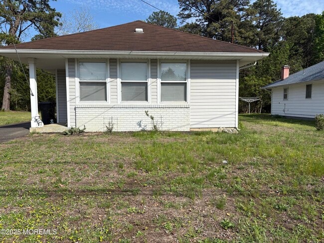 property at 45 Yellowstone Dr