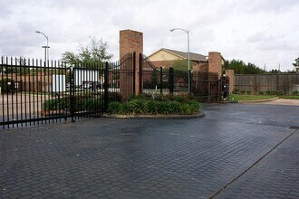 2023 Gentryside Dr in Houston, TX - Building Photo - Building Photo