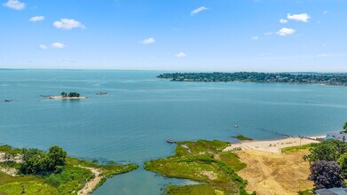 50 Beach View Dr in Stamford, CT - Building Photo - Building Photo