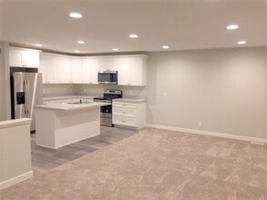 306 NW Xing in Holland, MI - Building Photo - Building Photo