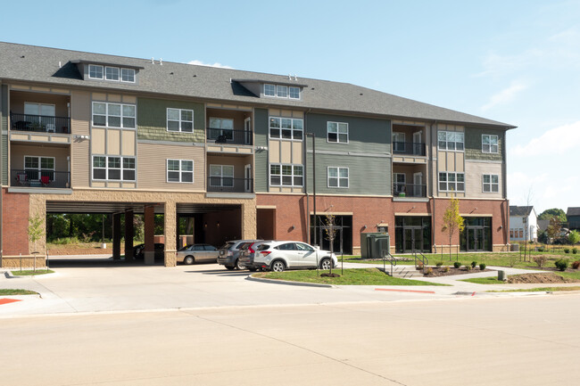 Crossing Commons Apartments in Coralville, IA - Building Photo - Building Photo