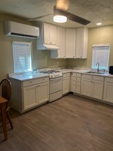 4050 E Washington Ave in Fresno, CA - Building Photo - Building Photo