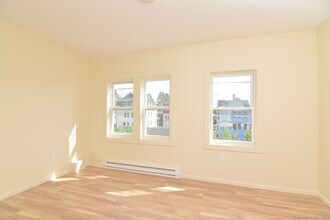 250 Wood St in Waterbury, CT - Building Photo - Building Photo