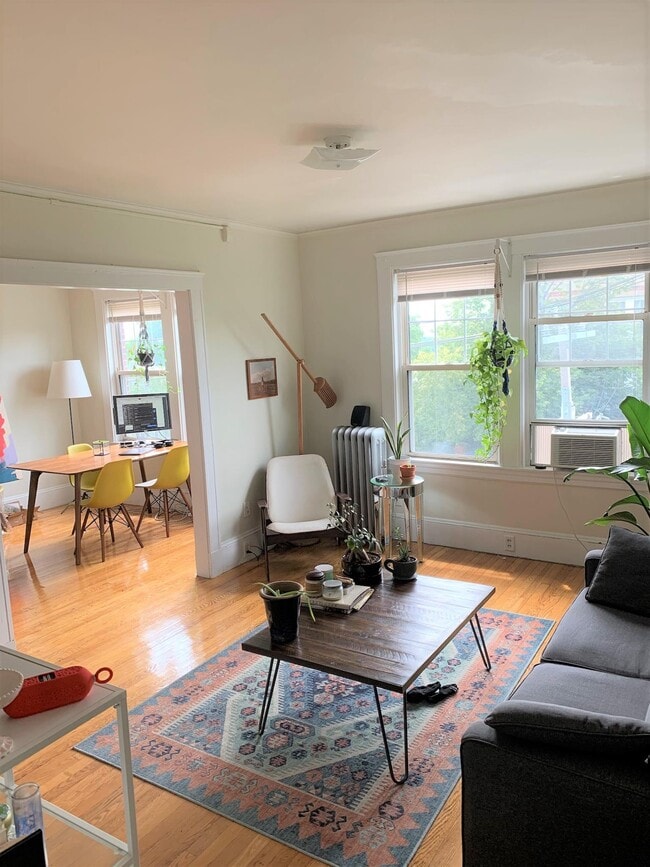 156 Summer St, Unit 5 in Somerville, MA - Foto de edificio - Building Photo