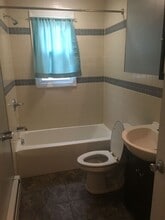240 Clinton St in New Britain, CT - Building Photo - Building Photo