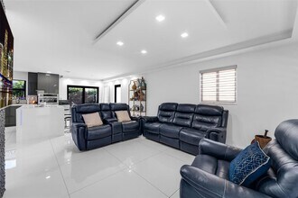 10364 SW 6th St in Miami, FL - Building Photo - Building Photo