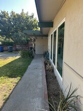 402 Helen Ave in Modesto, CA - Building Photo - Building Photo