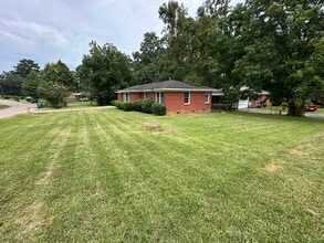 2704 44th Ave in Meridian, MS - Building Photo - Building Photo