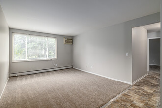 Dundee Pines 2 in Dundee, MI - Building Photo - Interior Photo