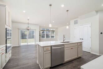 22521 Woodbridge Ln in Novi, MI - Building Photo - Building Photo