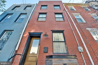 2142 E Arizona St in Philadelphia, PA - Foto de edificio - Building Photo