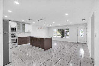 17260 NW 42nd Ct in Miami Gardens, FL - Building Photo - Building Photo