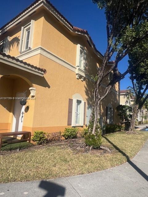 8305 NW 108th Ave in Doral, FL - Building Photo - Building Photo