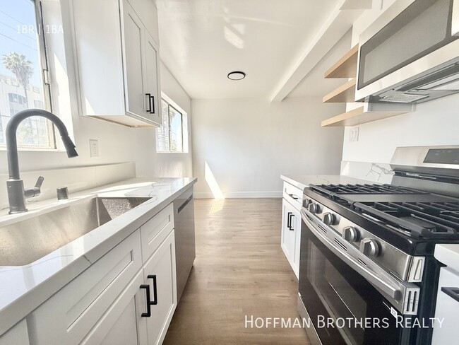 property at 1819 S Oxford Ave