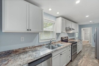 4114 2nd Ave in Laurel Hill, FL - Building Photo - Building Photo