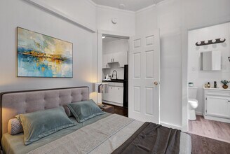 808 Vine St, Unit 1 in Lansing, MI - Foto de edificio - Building Photo