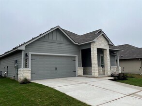1980 T H Johnson Dr in Taylor, TX - Building Photo - Building Photo
