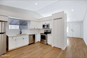 5135 E Evergreen St in Mesa, AZ - Building Photo - Building Photo