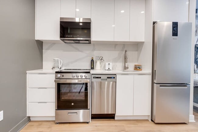 742 Rue William, Unit SI FL1-ID1254780P in Montréal, QC - Building Photo - Building Photo