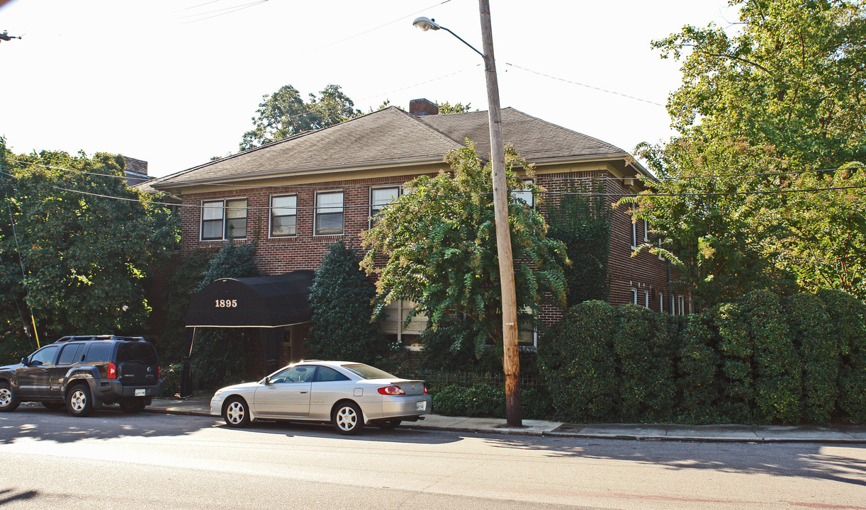 1895 Linden Ave in Memphis, TN - Foto de edificio