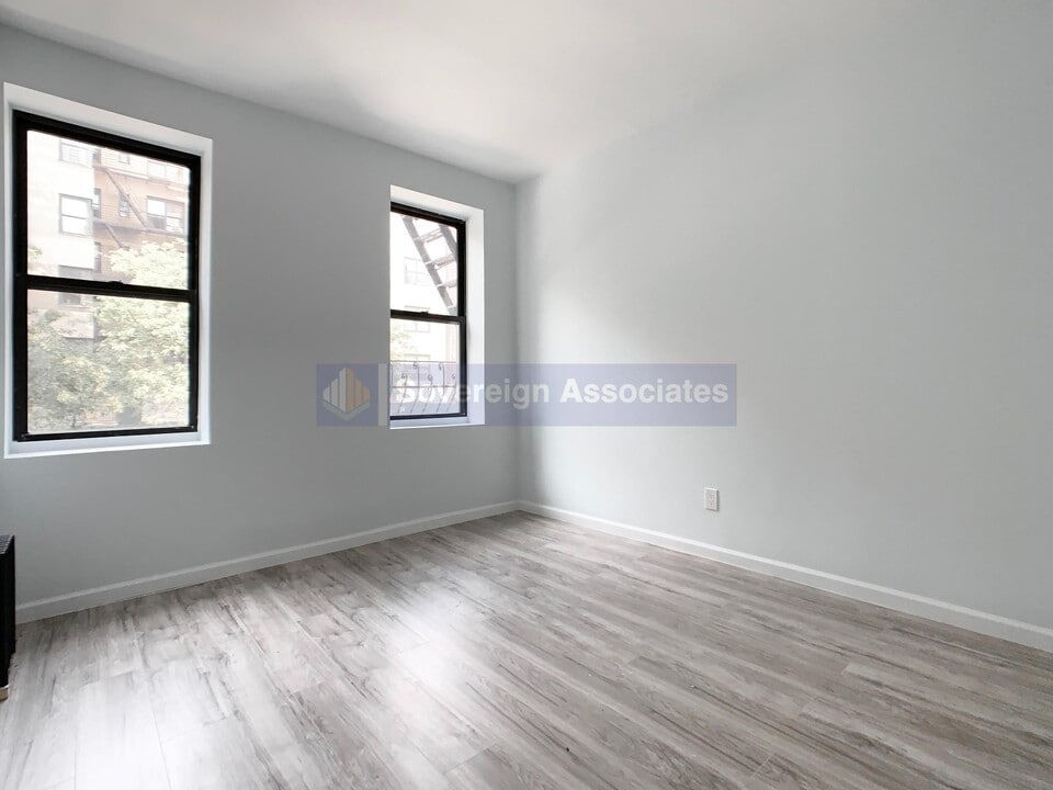 182 Claremont Ave, Unit 22 in New York, NY - Building Photo
