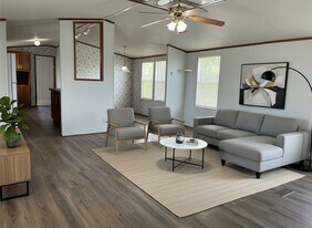 605 Rd 5816 in Cleveland, TX - Building Photo