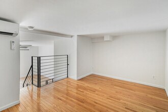 184 Thompson St in New York, NY - Building Photo - Building Photo