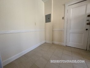 135 Washington St, Unit 56 in Boston, MA - Foto de edificio - Building Photo