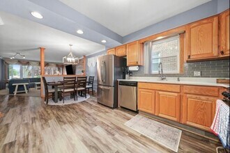 5304 S New England Ave in Chicago, IL - Building Photo - Building Photo