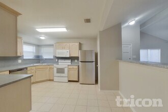 3521 Kirby Creek Dr in Grand Prairie, TX - Building Photo - Building Photo