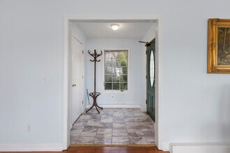 4 Colony Rd in Edgewater, NJ - Building Photo - Building Photo