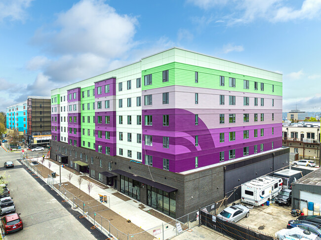 Housing Hilltop in Tacoma, WA - Foto de edificio - Building Photo