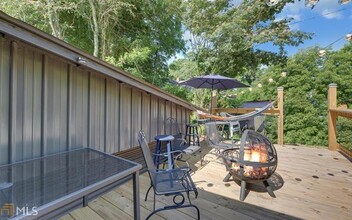 590 E Currahee St, Unit Loft A in Toccoa, GA - Building Photo - Building Photo