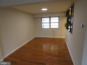 6240 Patrick Henry Ct in Bensalem, PA - Building Photo - Building Photo