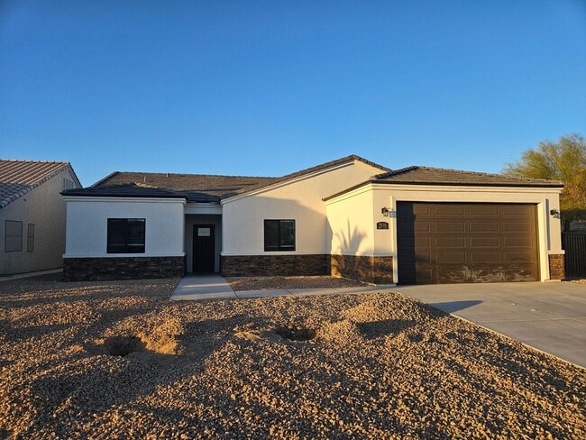 property at 1936 E Desert Greens Dr
