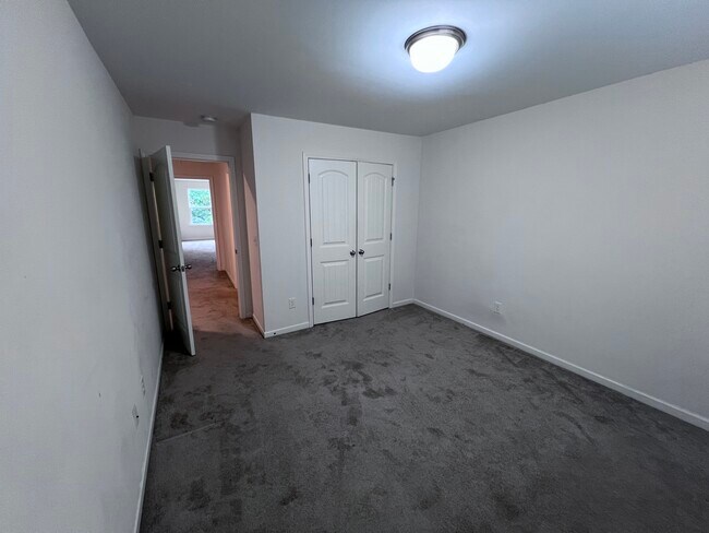 property at 5518 Hamilton Cir