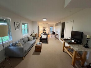 370 Richardson Way, Unit Mill Valley in-law unit in Mill Valley, CA - Building Photo - Building Photo