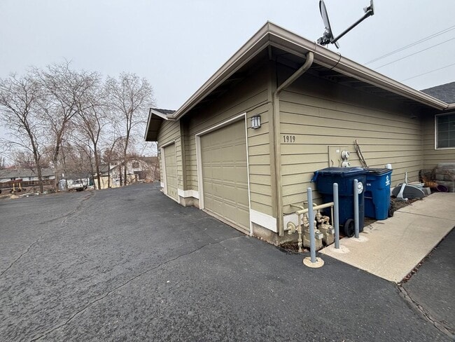 1919 NW Cedar Ave in Redmond, OR - Building Photo - Building Photo