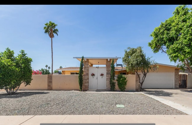 property at 533 E Pebble Beach Dr