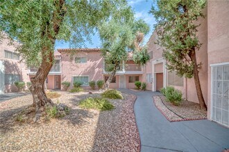 2234 E Desert Inn Rd in Las Vegas, NV - Building Photo - Building Photo
