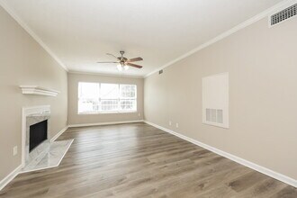 200 Lake Forest Dr in La Vergne, TN - Building Photo - Building Photo