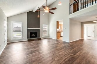 3801 Silver Maple Dr in Carrollton, TX - Building Photo - Building Photo